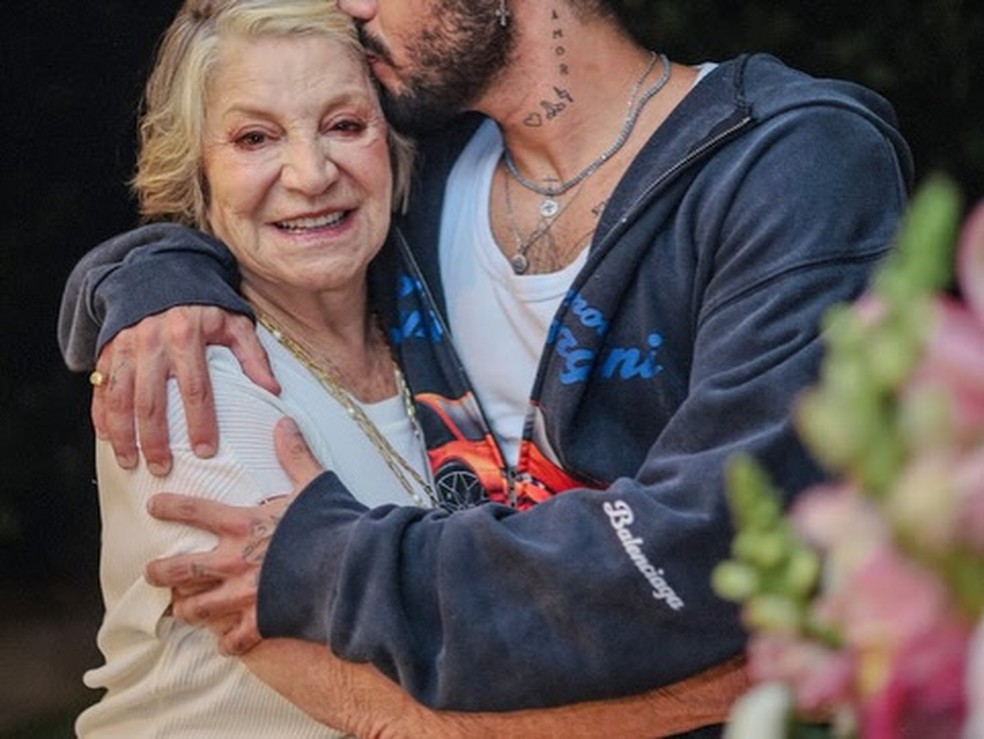 Poliana Rocha mostra festa da mãe com Zé Felipe, Leonardo e bisnetos: 'Comemoração simples' — Foto: Reprodução/Instagram