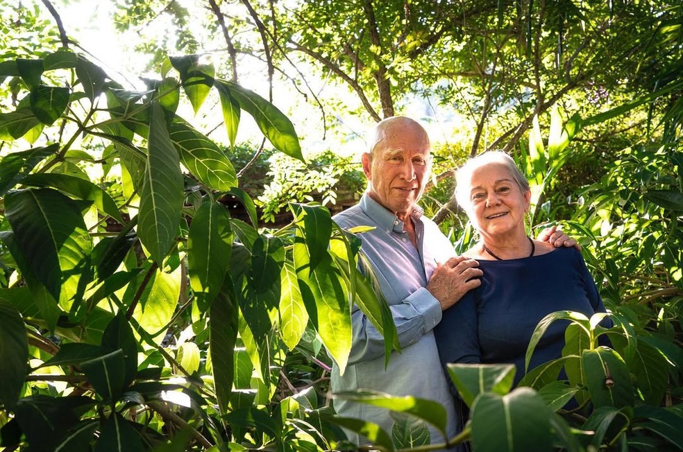 Lélia Wanick Salgado e Sebastião Salgado foram companheiros de vida e de propósitos — Foto: Reprodução/sebastiaosalgadooficial/Philippe Petit