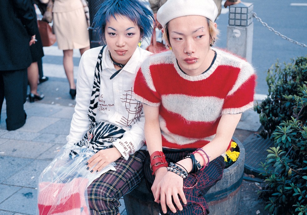 Imagem da revista FRUiTS na mostra "Sutorīto Fashion: moda das ruas" — Foto: Revista FRUiTS/Japan House