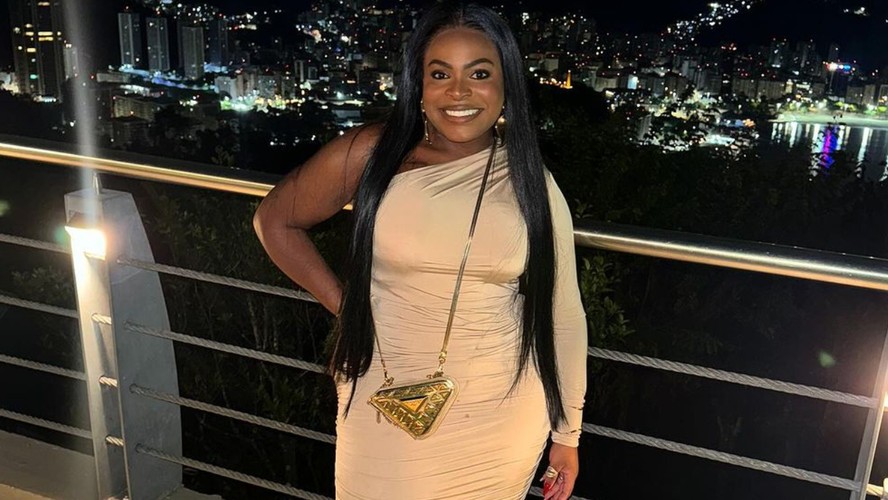 Jojo Todynho usou bolsa da Prada para ir em aniversário