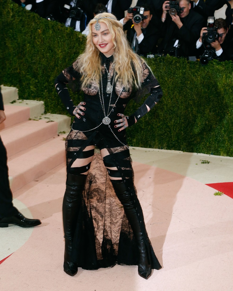 Madonna no Met Gala 2016 — Foto: Getty Images