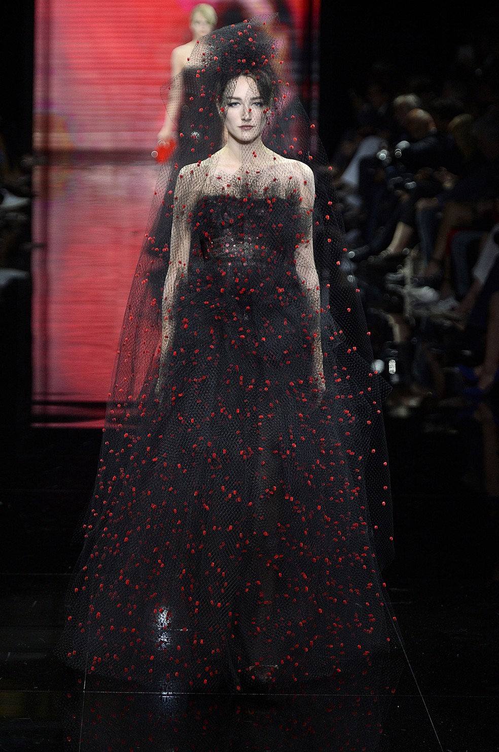 Momentos inesquecíveis da alta-costura: Giorgio Armani Privé — Foto: Getty