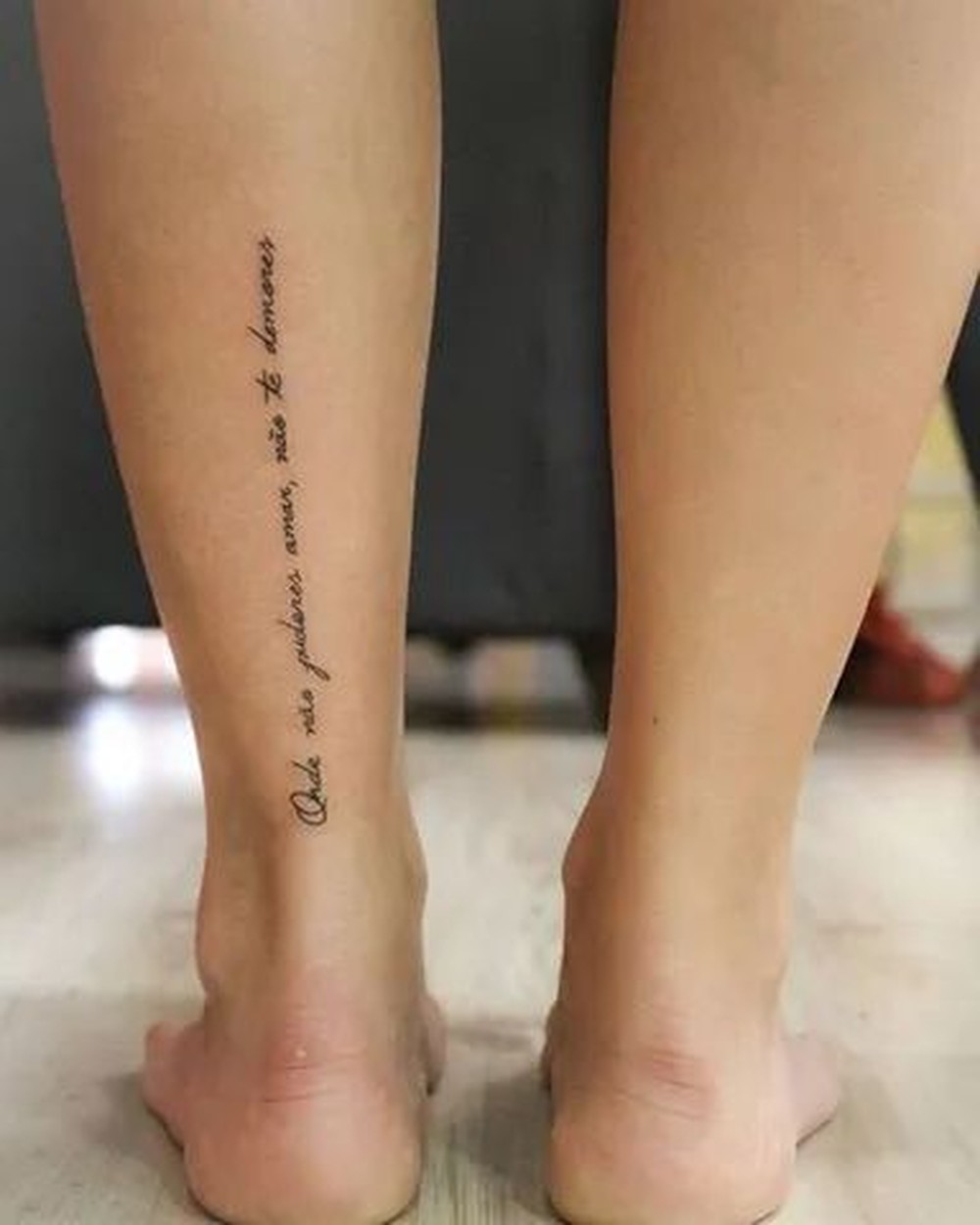 Tatuagem na panturrilha feminina: inspiração para a sua próxima arte