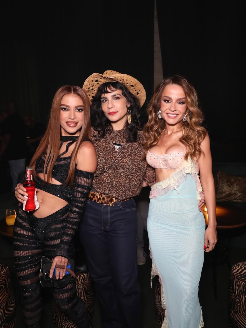 Anitta abre álbum de fotos de aniversário de 32 anos, reunindo muitas celebridades — Foto: Reprodução/Instagram