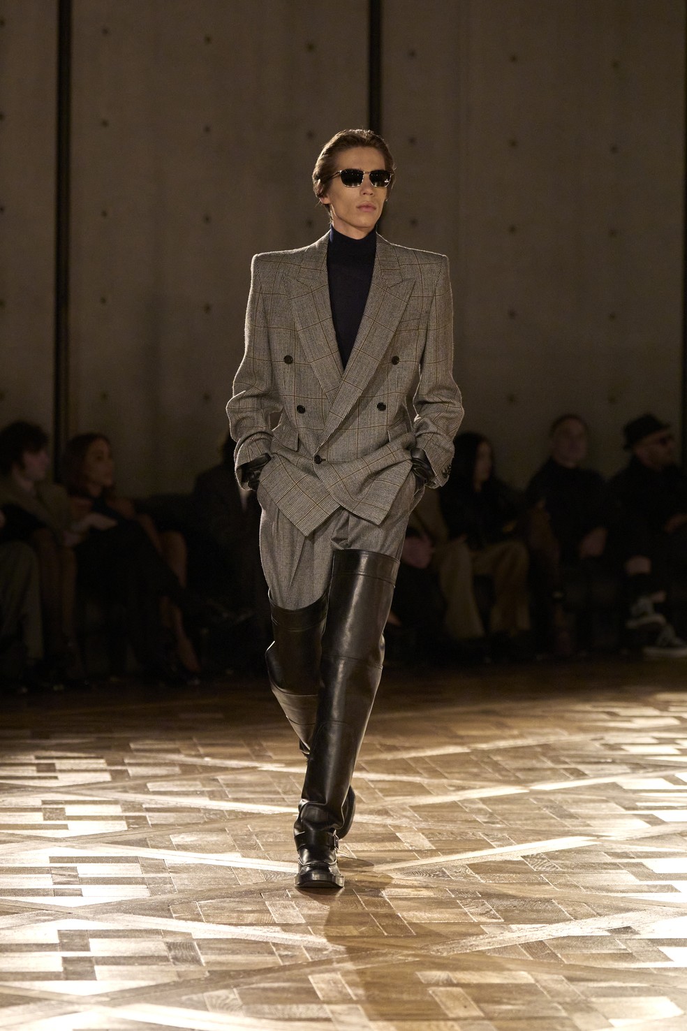 Desfile masculino de outono/inverno 2025 da Saint Laurent — Foto: Divulgação: Saint Laurent
