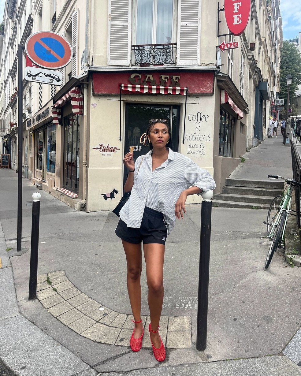 Look com camisa de botão — Foto: Reprodução/Instagram @lenafarl