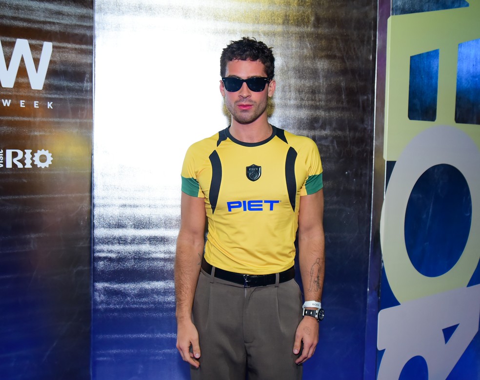 João Guilherme no Rio Fashion Week (RIOFW) — Foto: Webert Belicio / Agnews