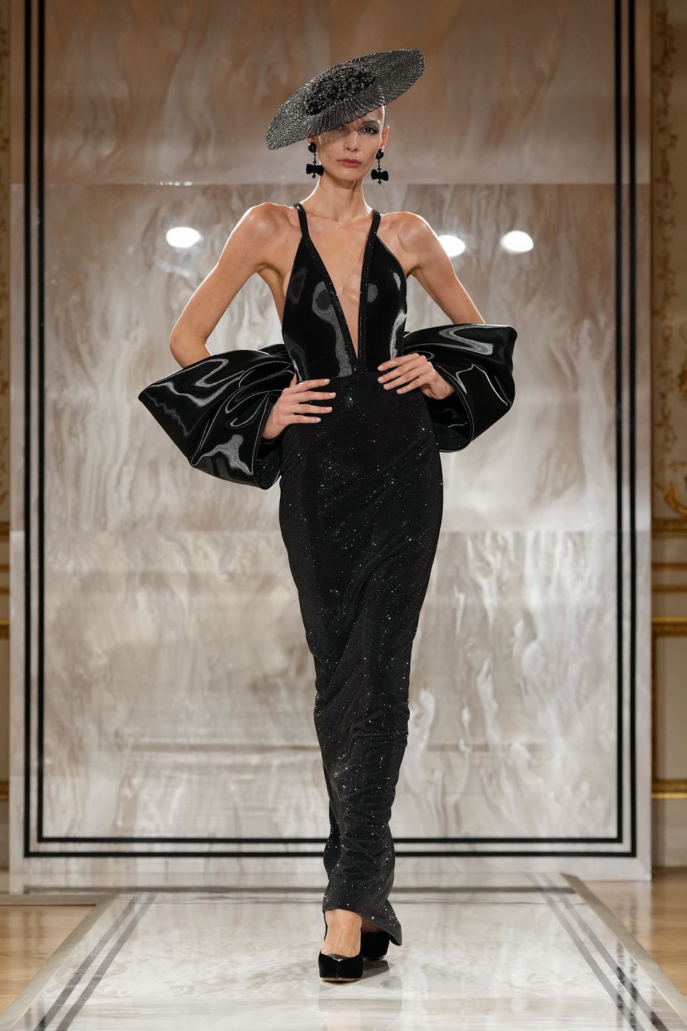 Alta-costura: Giorgio Armani Privé explora com sofisticação as