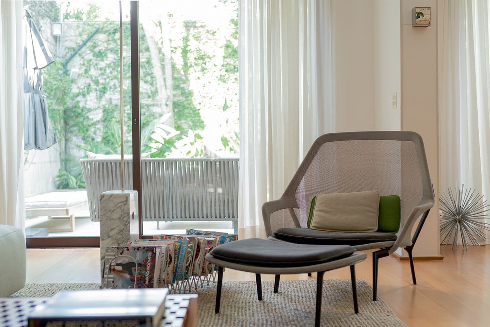  Poltrona slow chair de Ronan e Erwan Bouroullec  — Foto: Mayra Azzi