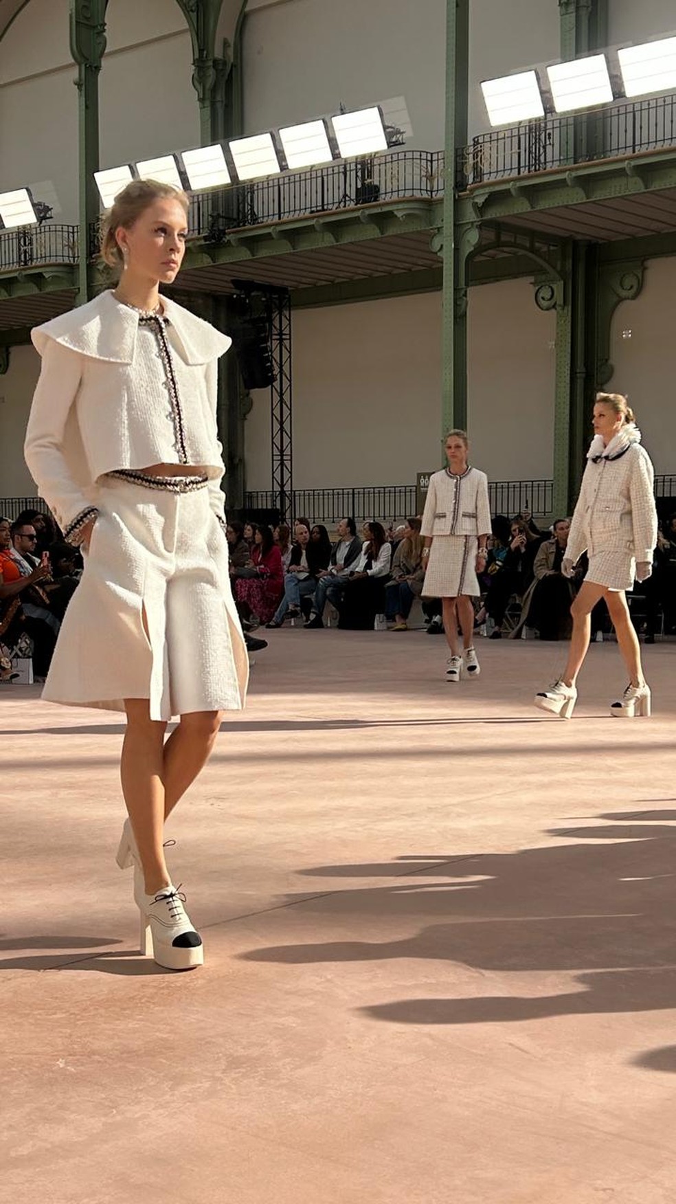 Chanel na Semana de Moda de Paris — Foto: Divulgação e Marie Claire