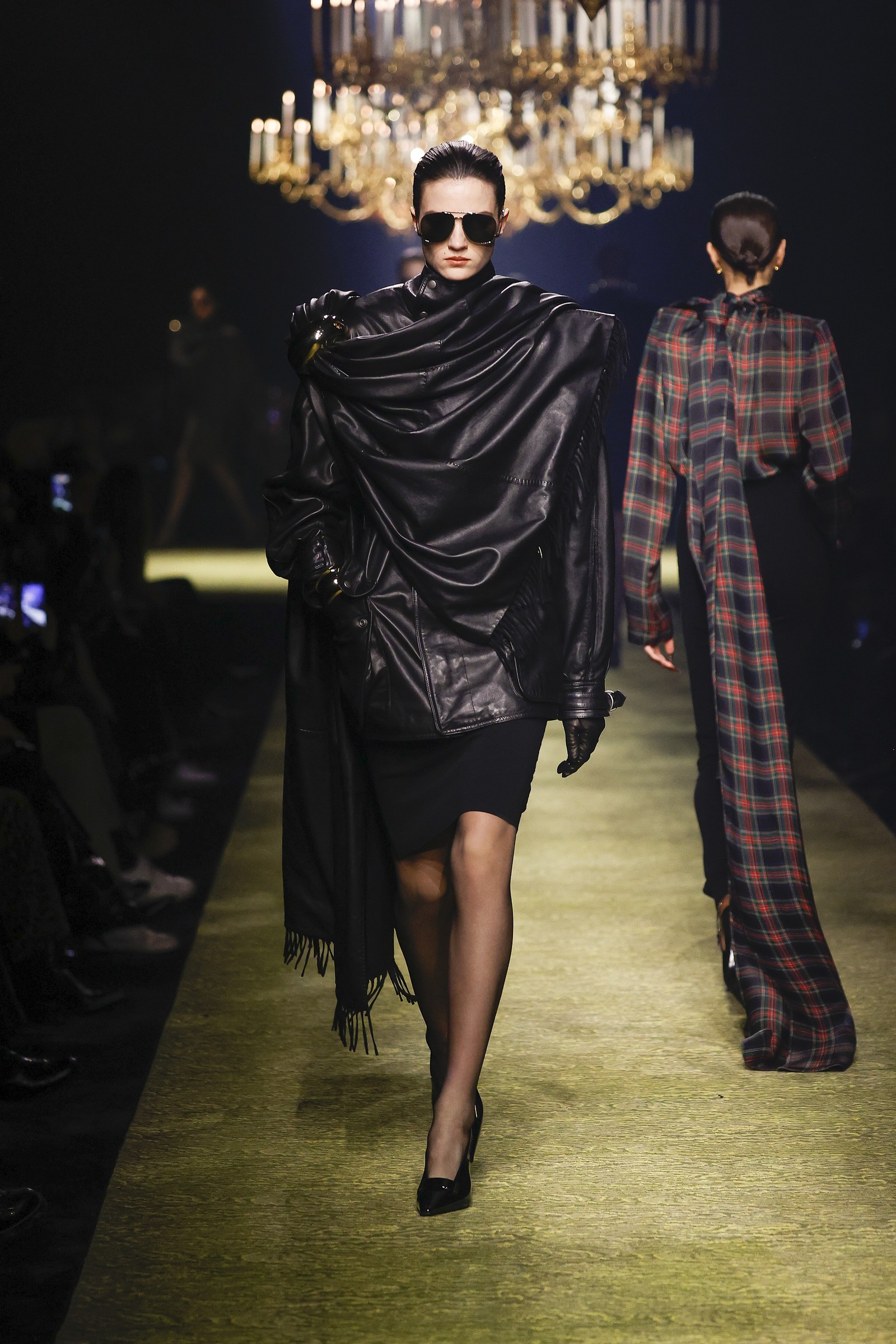 Paris Fashion Week: Saint Laurent — Foto: Divulgação