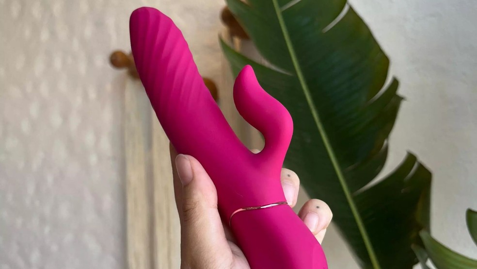 Vibrador Rabbit com Metidinhas Lighters, de S-Handle (R$ 331,55) — Foto: Divulgação