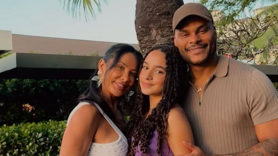 Scheila Carvalho celebra os 15 anos de Giullia, sua filha com Tony ...