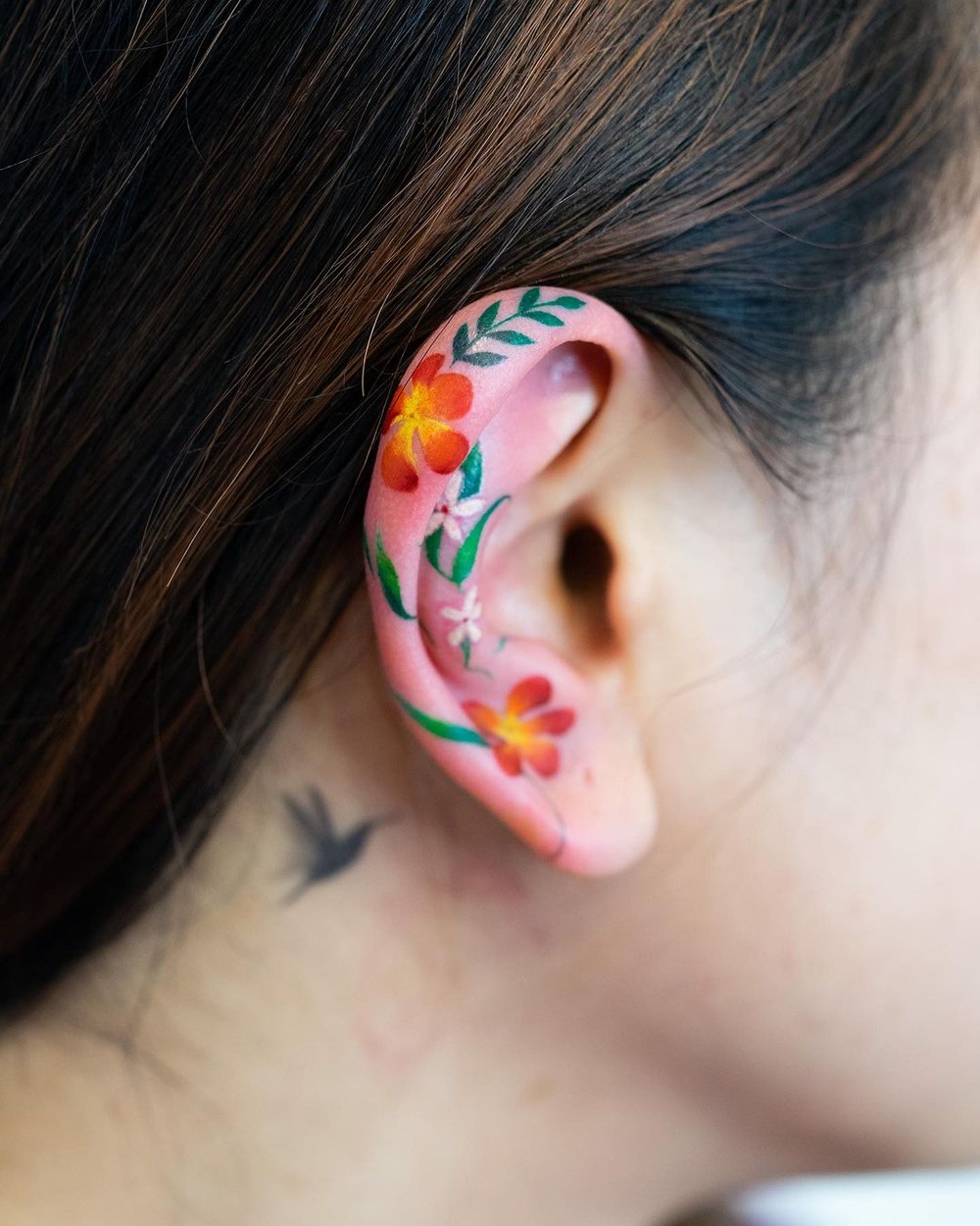 Tatuagem Feminina Na Orelha