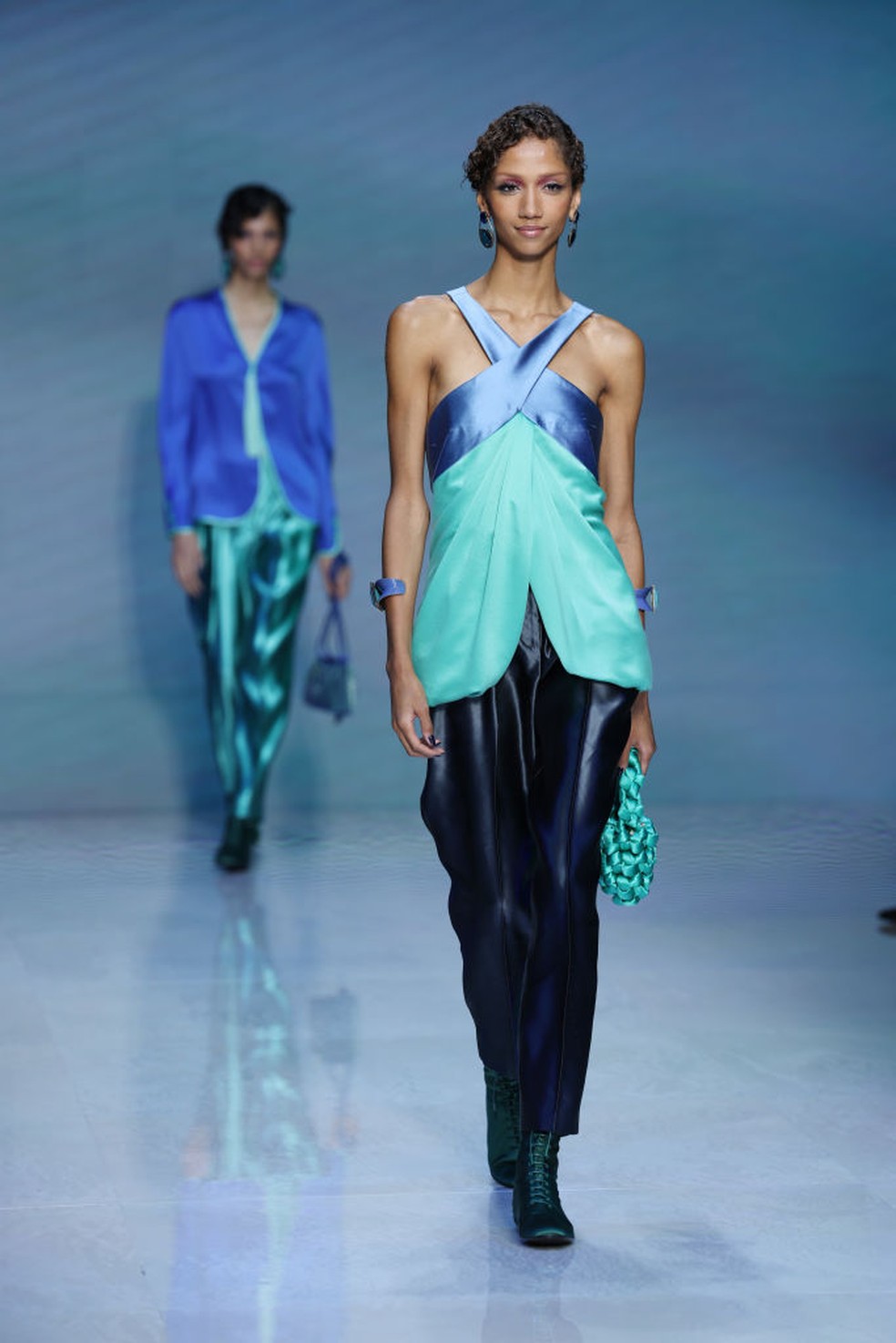 Desfile de Giorgio Armani na Semana de Moda de Milão — Foto: Getty Images