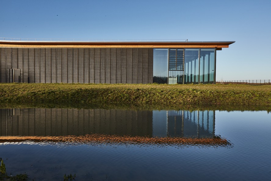 Atelier de l'Oratoire da Louis Vuitton, ateliê bioclimático de artigos de couro em Vendôme, França