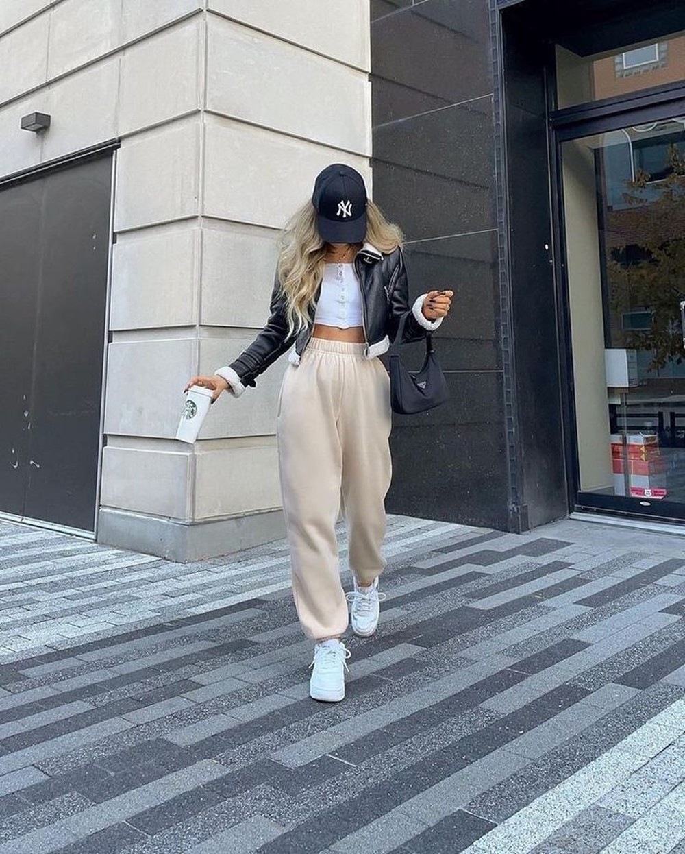 Como montar um look com calça jogger? Veja 25 ideias para apostar na ...