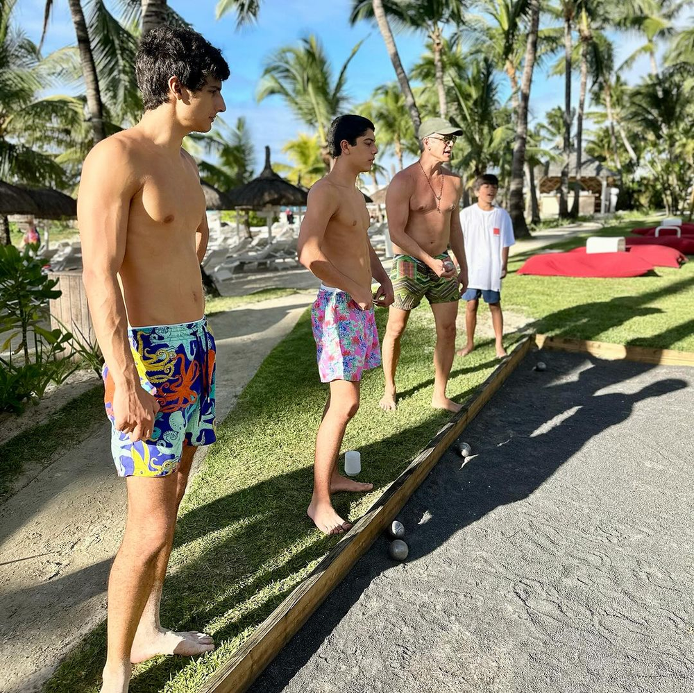 Andréa Santa Rosa e Márcio Garcia mostram férias em família em hotel ...