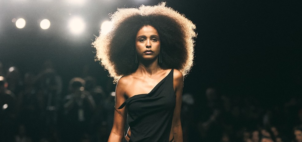 Beleza do desfile da Dendeizeiro, RioFW — Foto: Reprodução/Instagram @riofwoficial