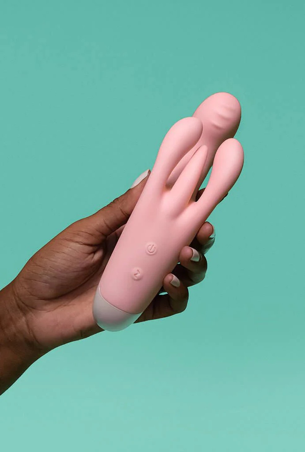 Vibrador EITA Rabbit Triplo, de pantynova, R$ 351,75 — Foto: Divulgação
