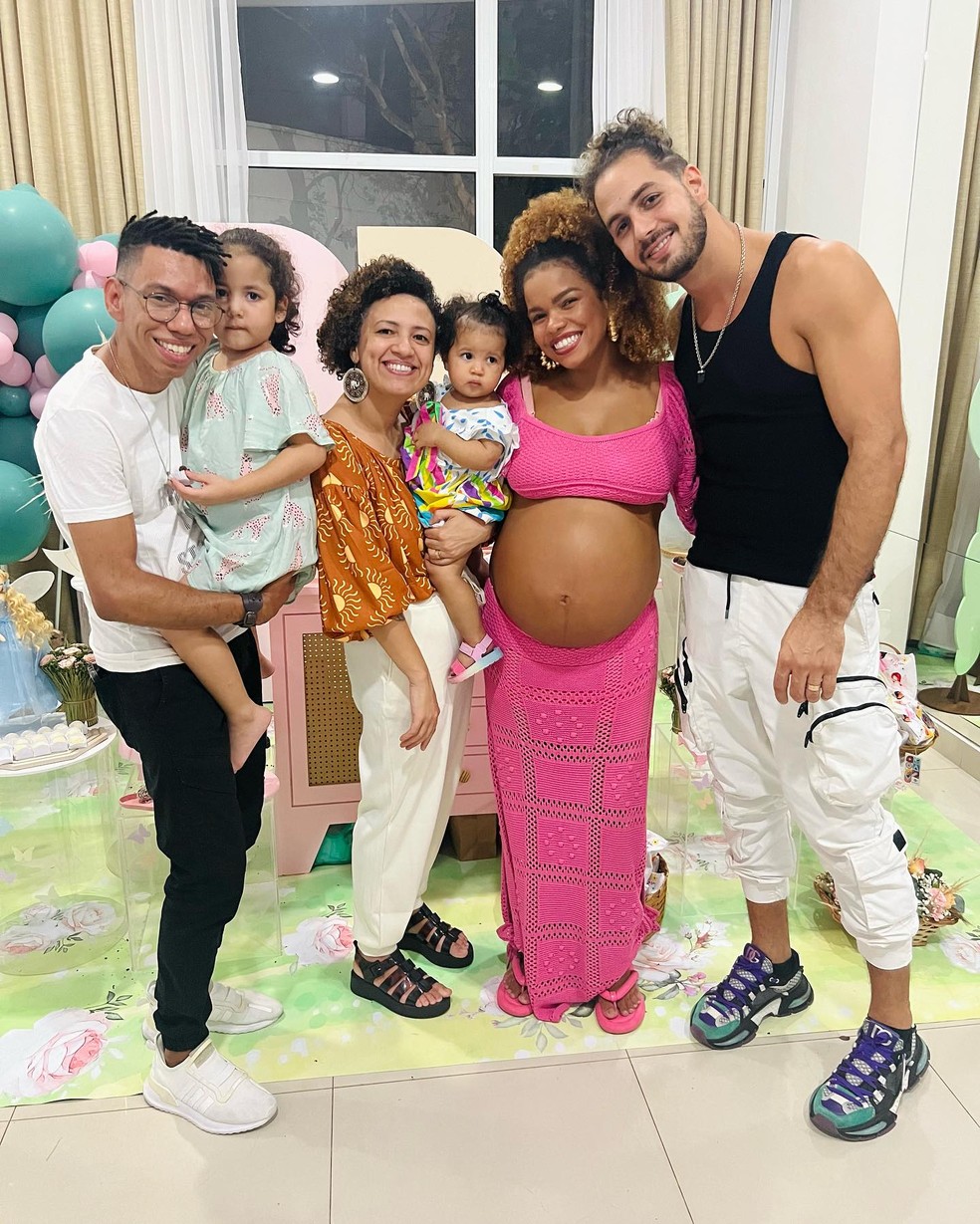 Jeniffer Nascimento celebra de chá de bebê da filha, Lara: 'Merece ...