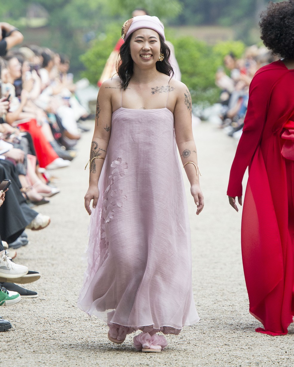 Bruna Tukamoto no desfile de Fernanda Yamamoto SPFW N58 — Foto: Divulgação