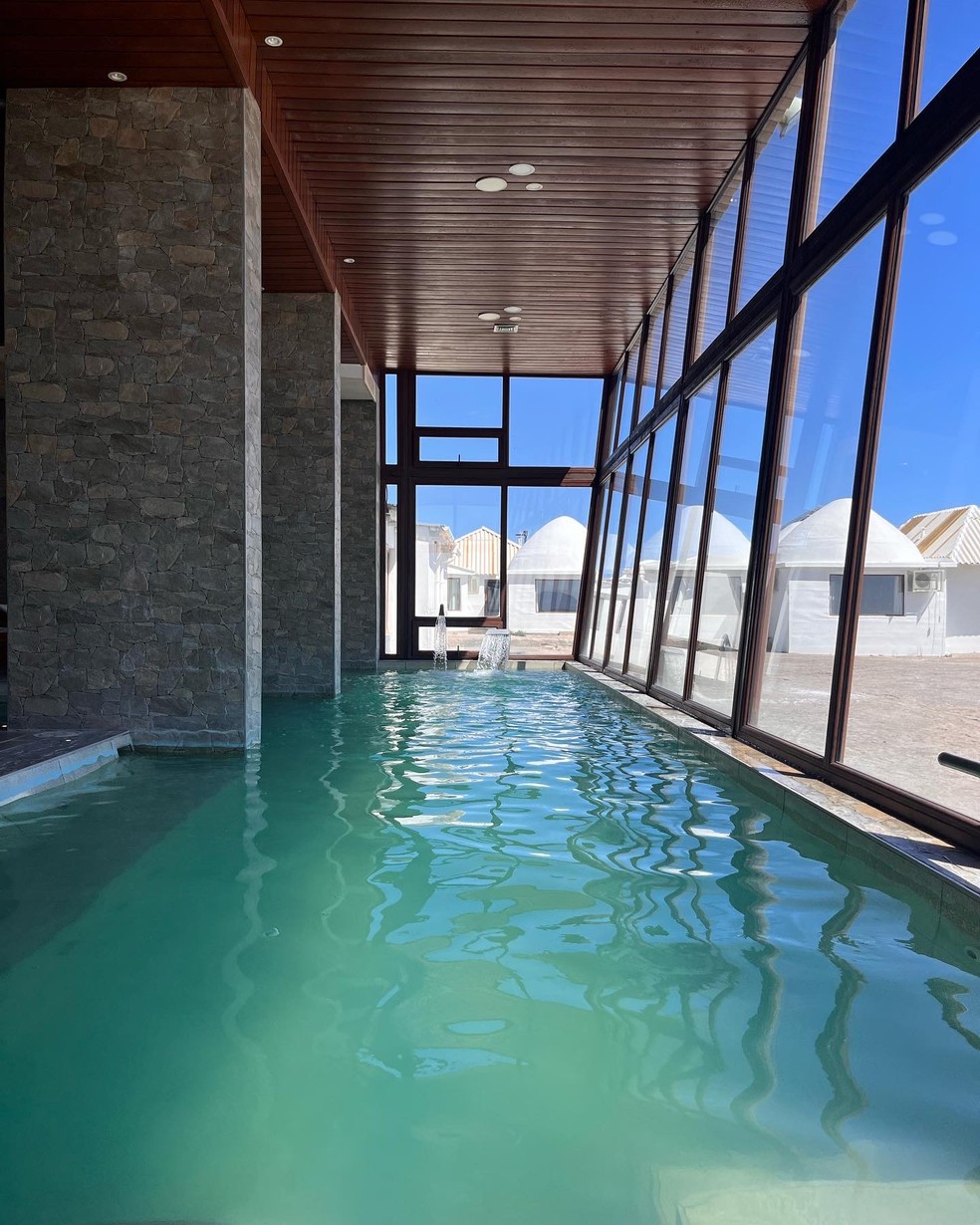 Piscina com visto para o Salar do Palacio de Sal — Foto: Divulgação
