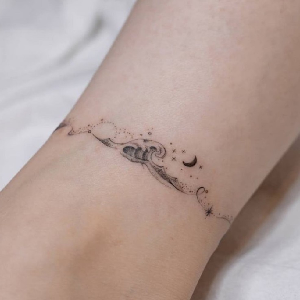 Tatuagem feminina no tornozelo: 20 inspirações delicadas que vale a ...