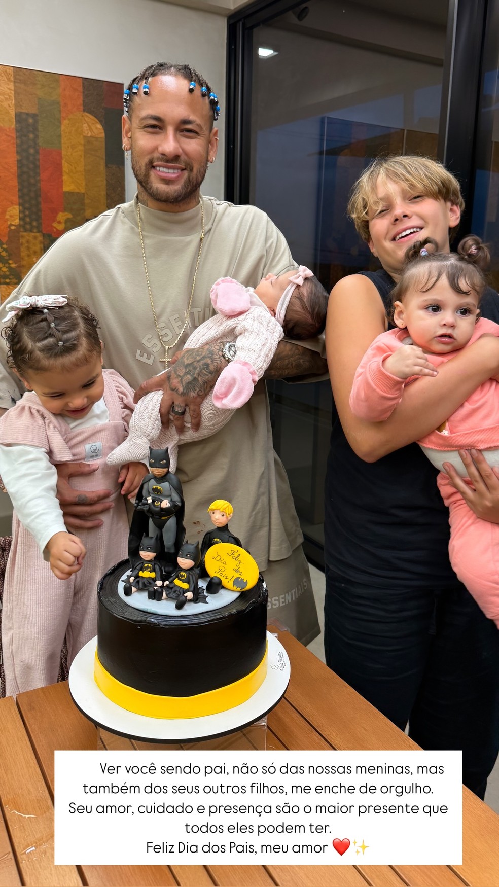 Neymar se reúne com os 4 filhos para celebrar Dia dos Pais e ganha declaração apaixonada de Bruna Biancardi — Foto: Reprodução/Instagram
