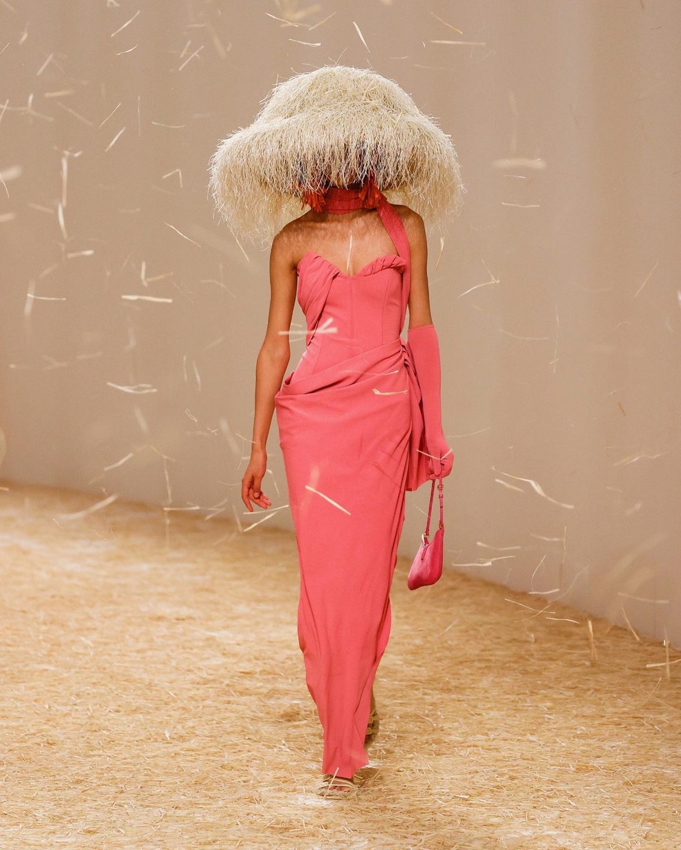 Jacquemus primavera/verão 2023 — Foto: Reprodução Instagram @jacquemus