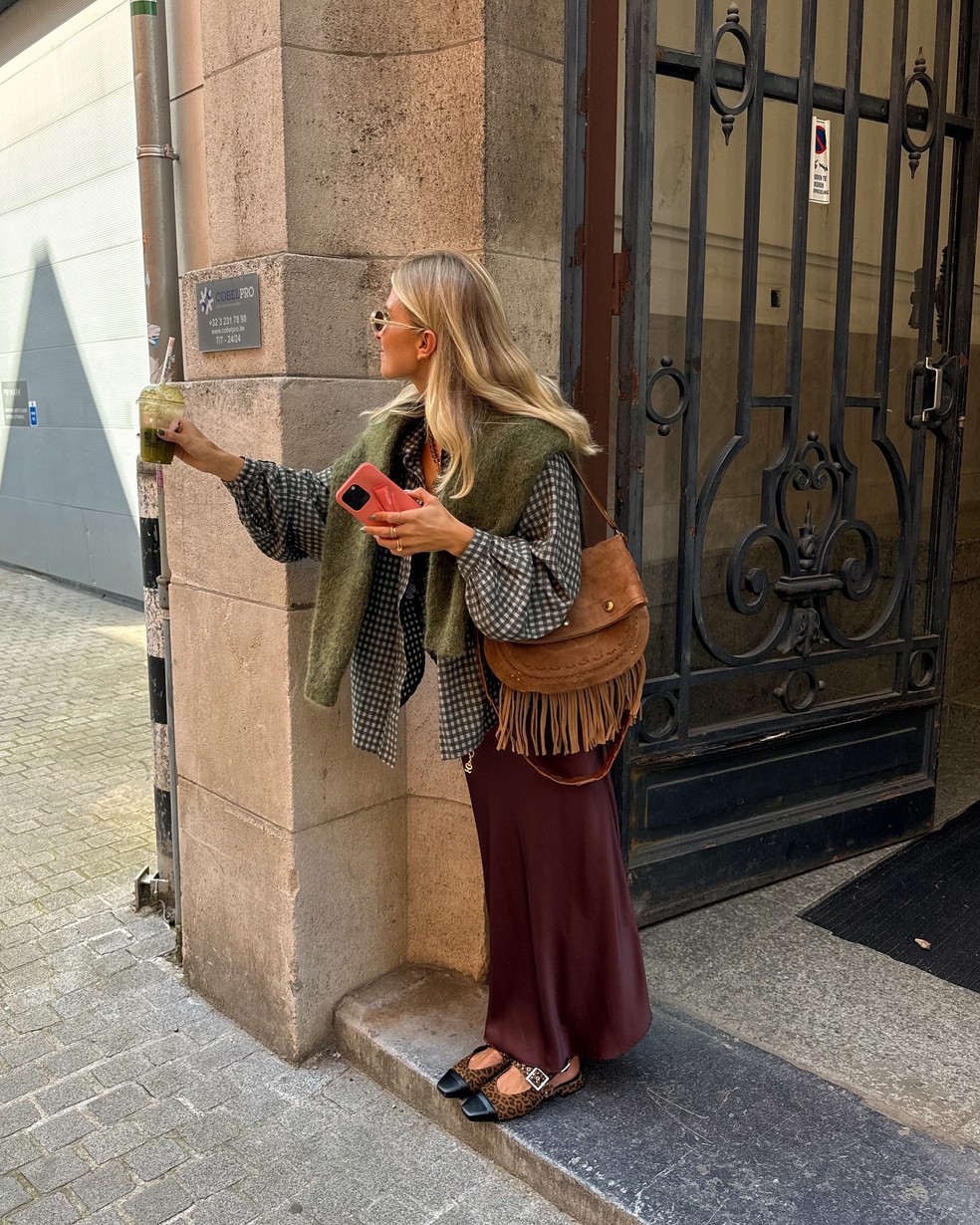 A bolsa de franjas é a tendência da vez — Foto: Reprodução Instagram/@oliviatps
