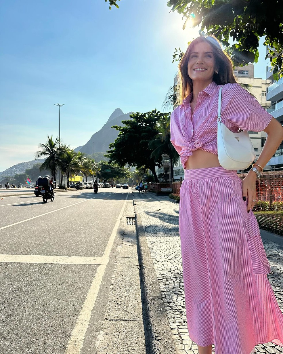 Camila Queiroz — Foto: Reprodução/Instagram @camilaqueiroz