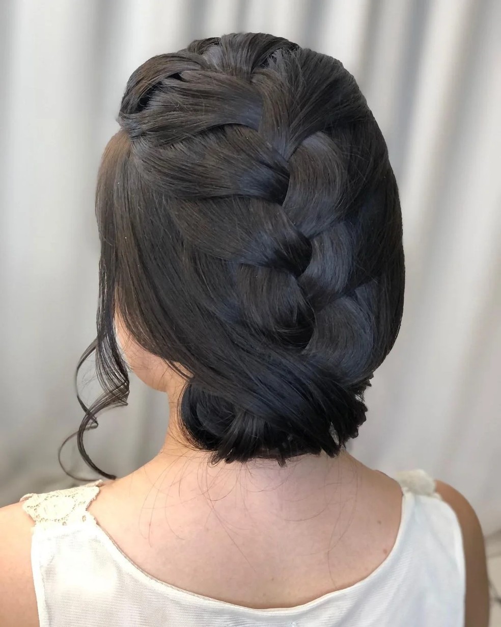 Penteado em cabelo curto para madrinha: inspirações que vão te deixar ...