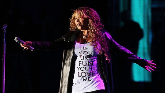 Em última vinda ao Brasil, Mariah Carey se apresentou em Festa do Peão e não lotou arquibancadas
