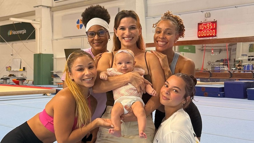 Jade Barbosa leva a filha para treino com ginastas do Brasil: 'Nova integrante da equipe'