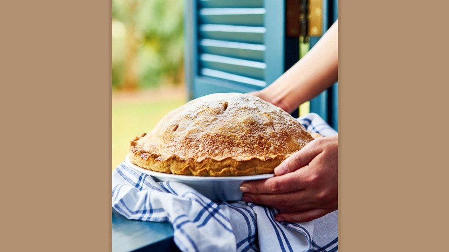 Capa do livro 'Nossos almoços de família', de Liane Ralston Bielawski e Nadia Pizzo