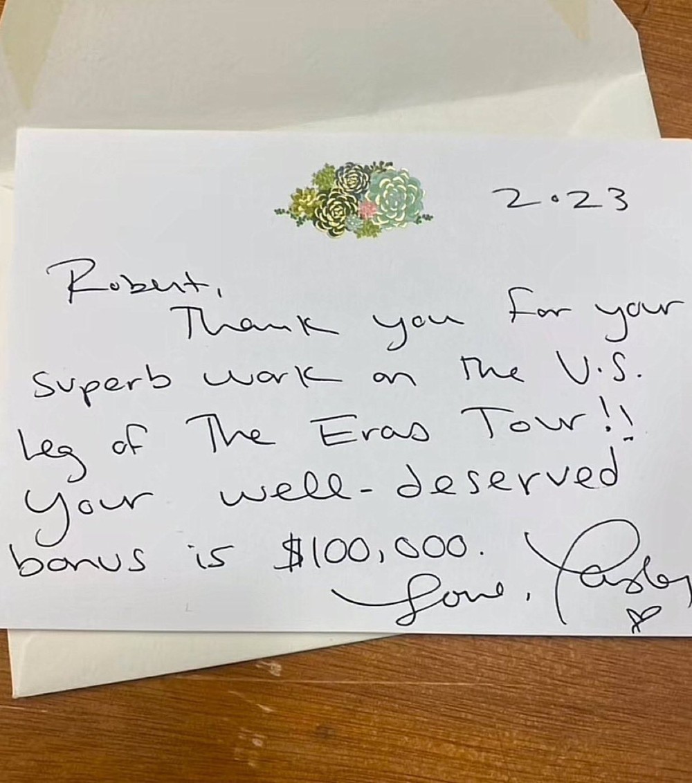 Taylor Swift doou mais de R$ 600 mil para cada funcionário que ...