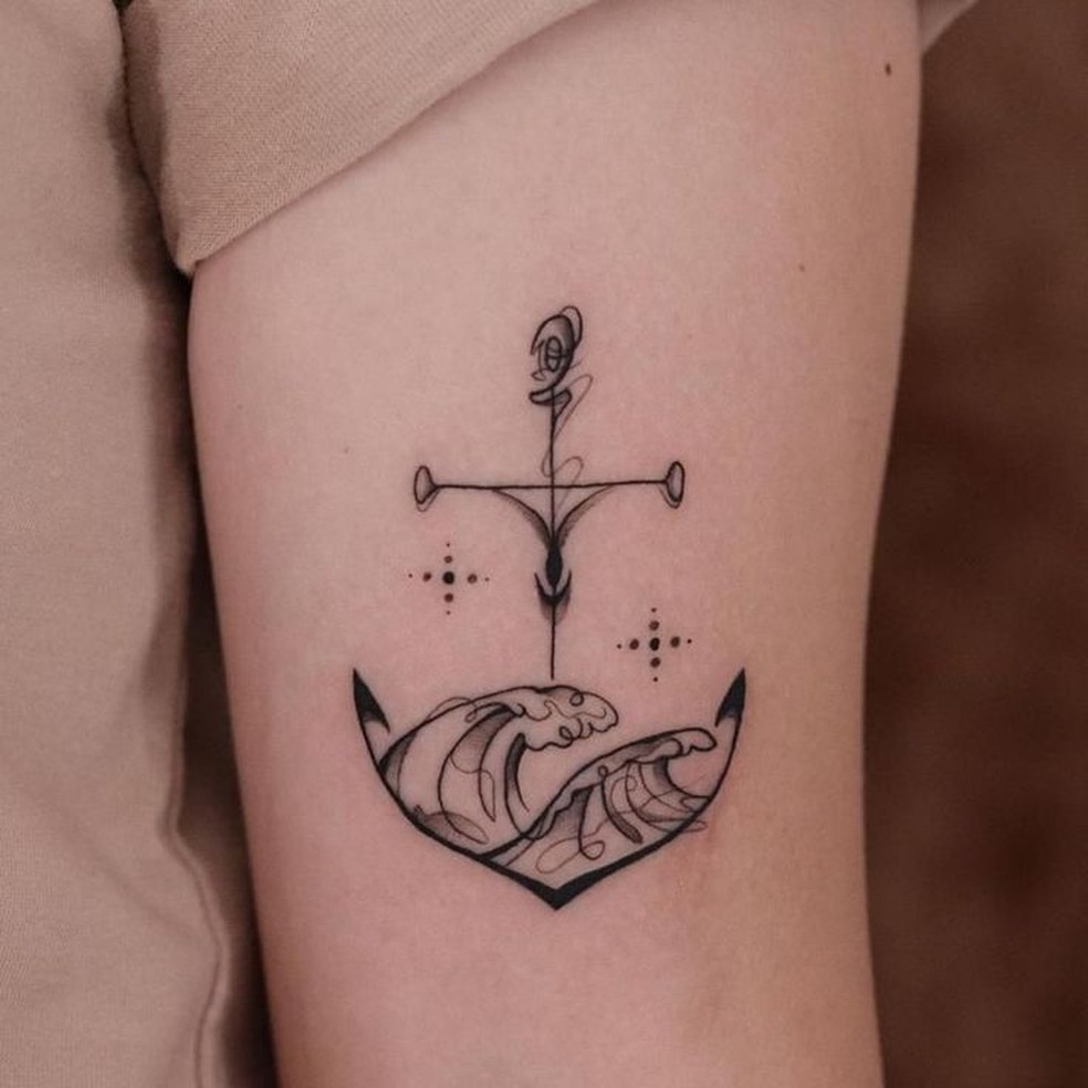 Tatuagem de âncora feminina: 25 ideias para reinventar o clássico!, image size:984x984