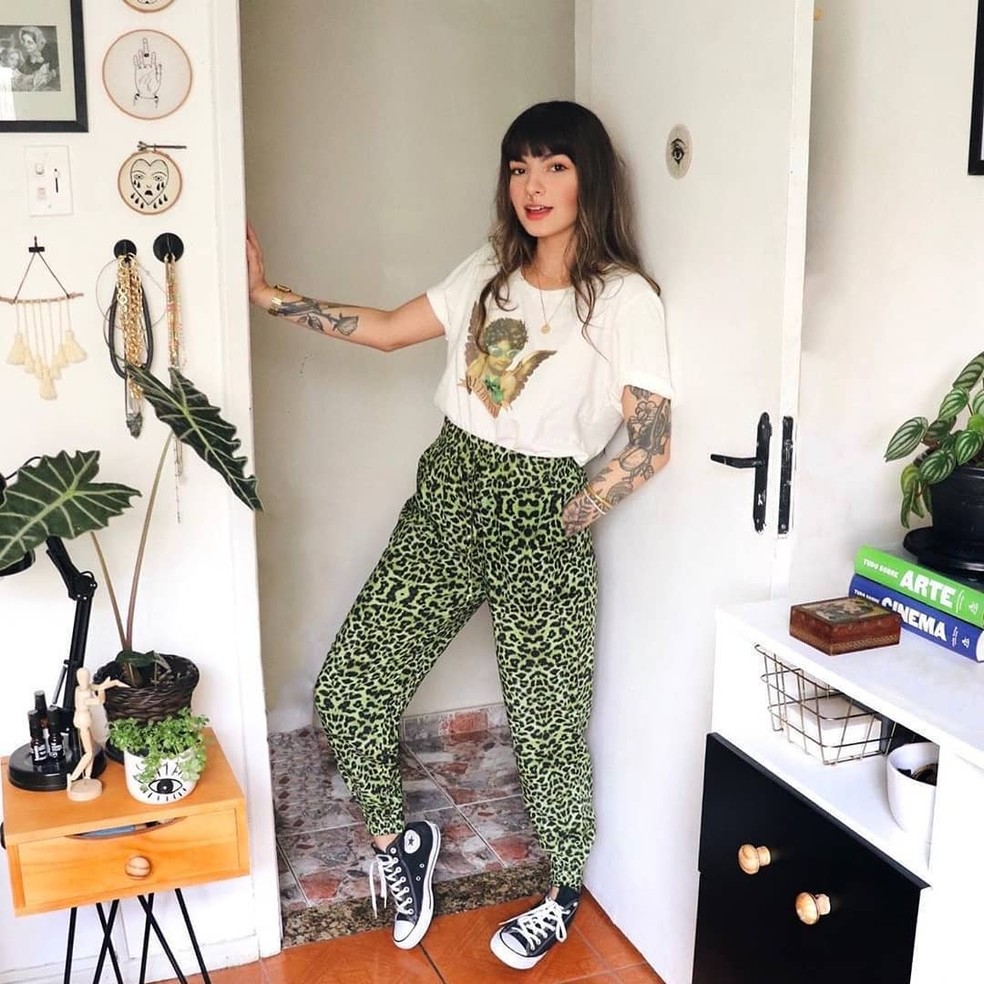Essa combinação é perfeita para quem quer inovar no ambiente de trabalho ou em eventos que permitem um dress code mais descontraído — Foto: Reprodução/Instagram @marifrnd