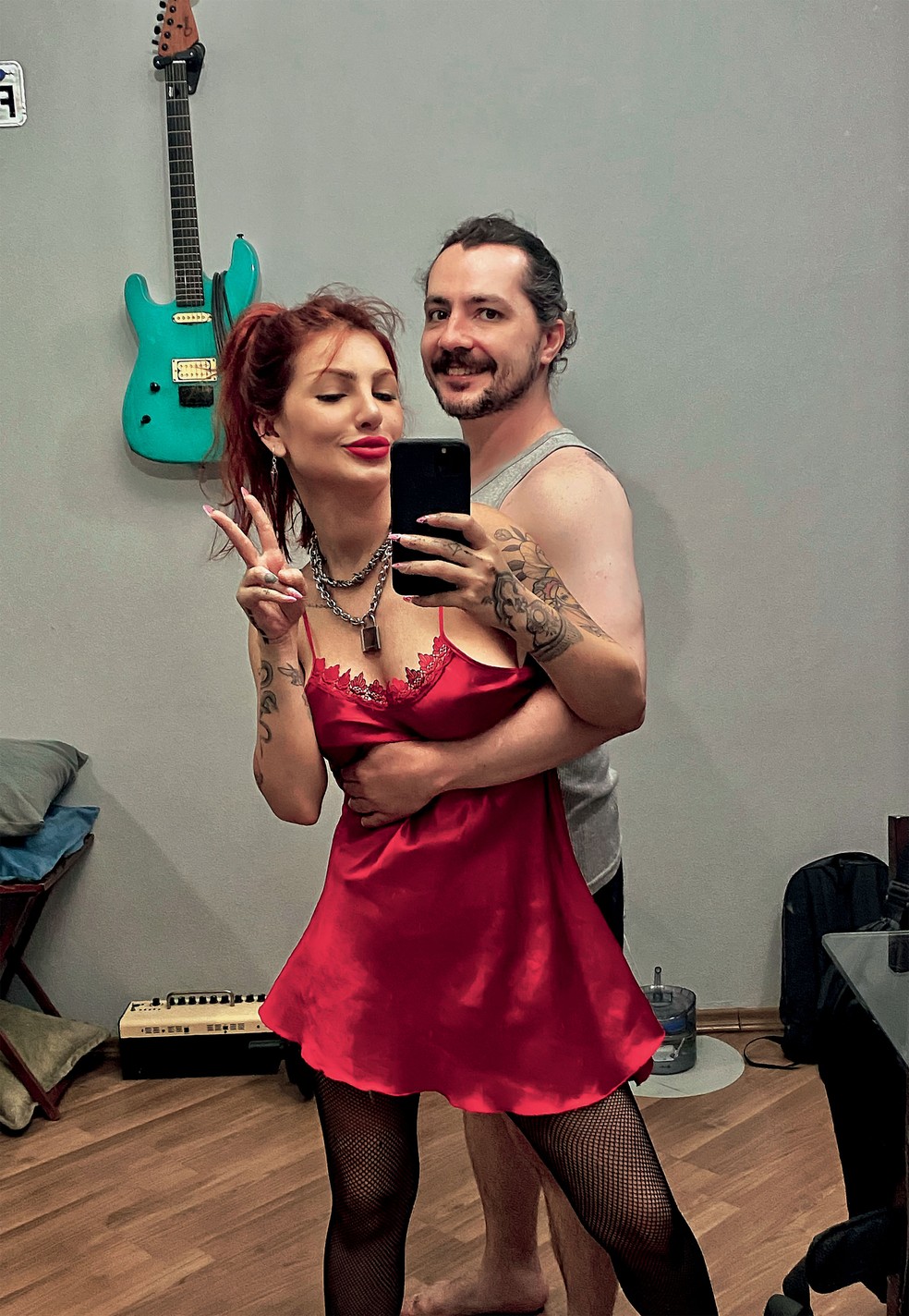 Lindsay Woods e o atual namorado,  Victor Bogdan: de volta à monogamia — Foto: Arquivo pessoal