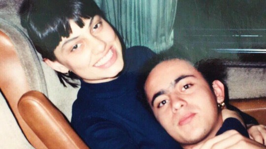 ‘Vivi um namoro proibido aos 16 anos. Duas décadas depois, o reencontrei na internet e finalmente podemos viver nossa história de amor’ ‘Vivi um namoro proibido aos 16 anos. Duas décadas depois, o reencontrei na internet e finalmente podemos viver nossa história de amor’