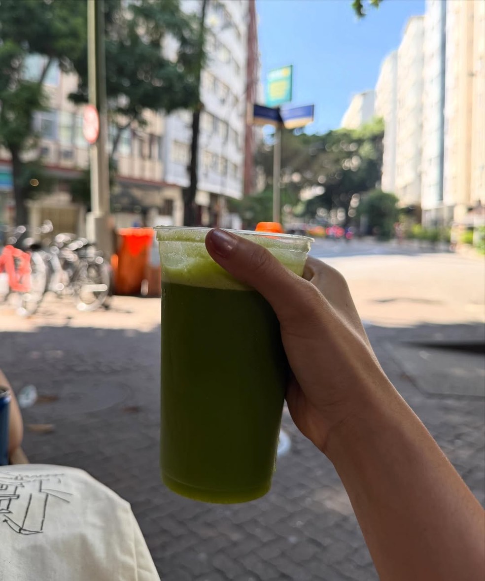 De biquíni verde, Bella Campos revela registros curtindo passeio de barco no Rio de Janeiro e arranca elogios — Foto: Reprodução/Instagram