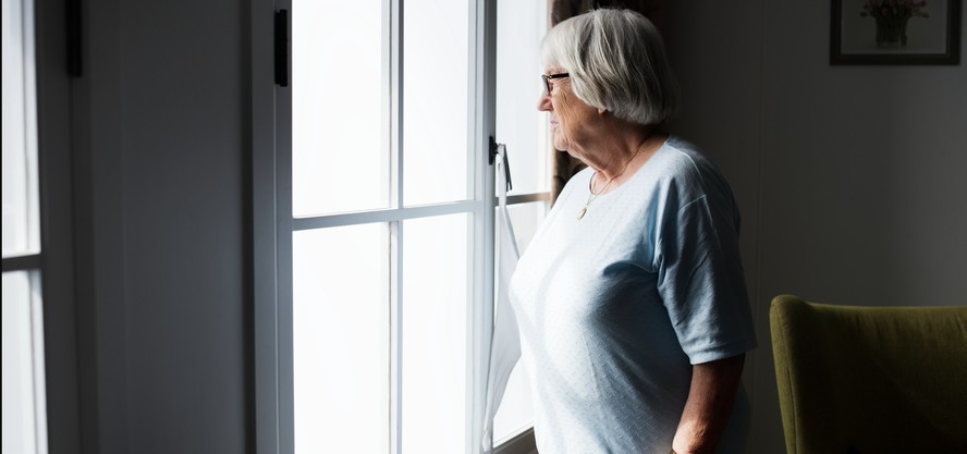 O aumento da longevidade feminina está vindo com mais solidão?