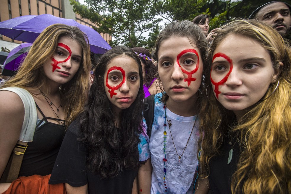 Mulheres marcham juntas em Dia Internacional das Mulheres em São Paulo, em 8 de março de 2018 — Foto: Cris Faga/NurPhoto/Getty Images