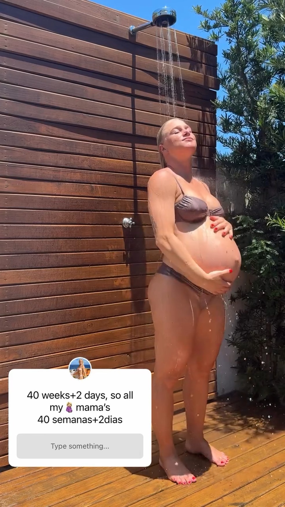 Medalhista olímpica, Tatiana Weston-Webb posa de biquíni na 42ª semana de gestação — Foto: Reprodução/Instagram