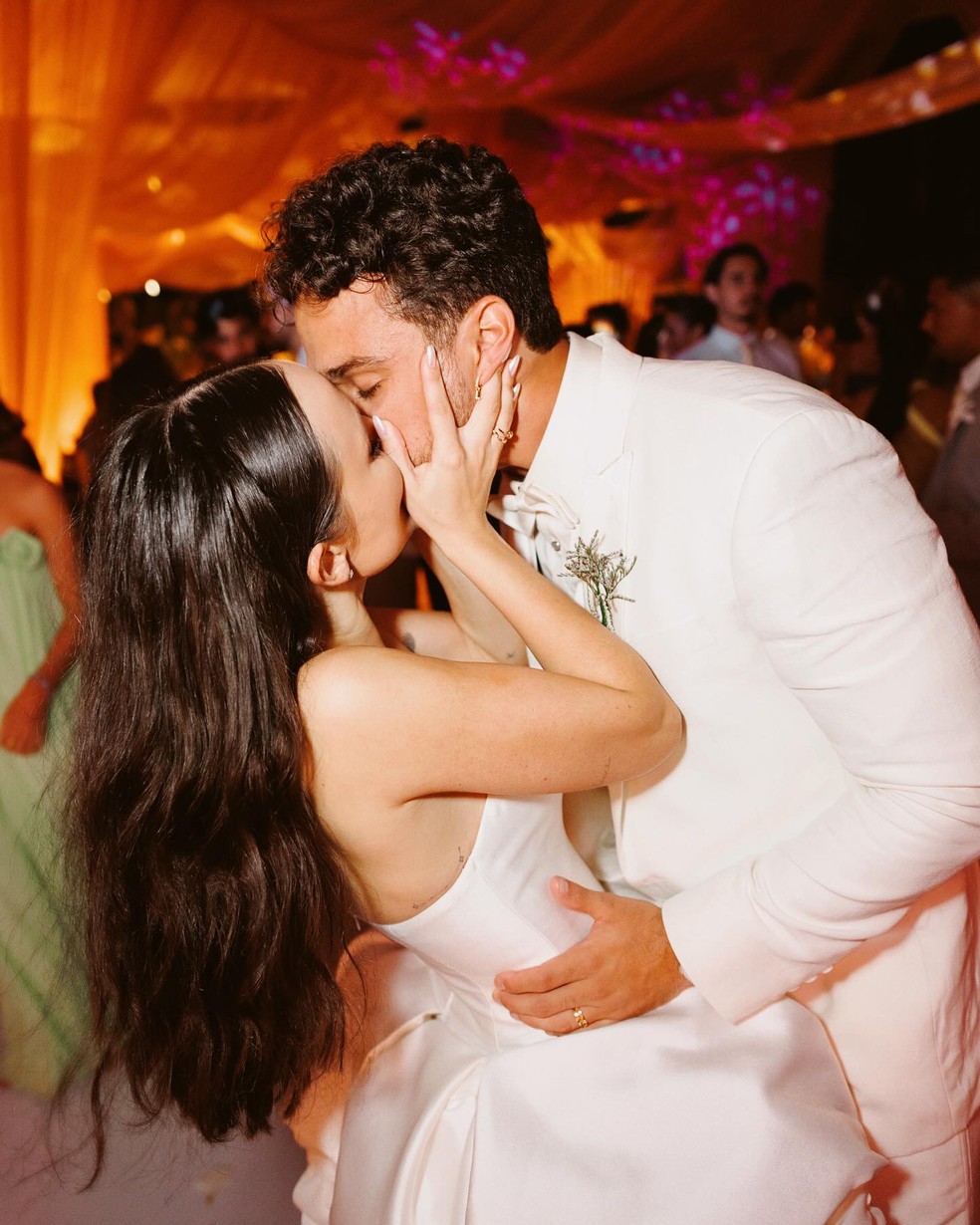 Casada, Larissa Manoela celebra aniversário de namoro com André Luiz Frambach: 'Nosso dia 17' — Foto: Reprodução/Instagram