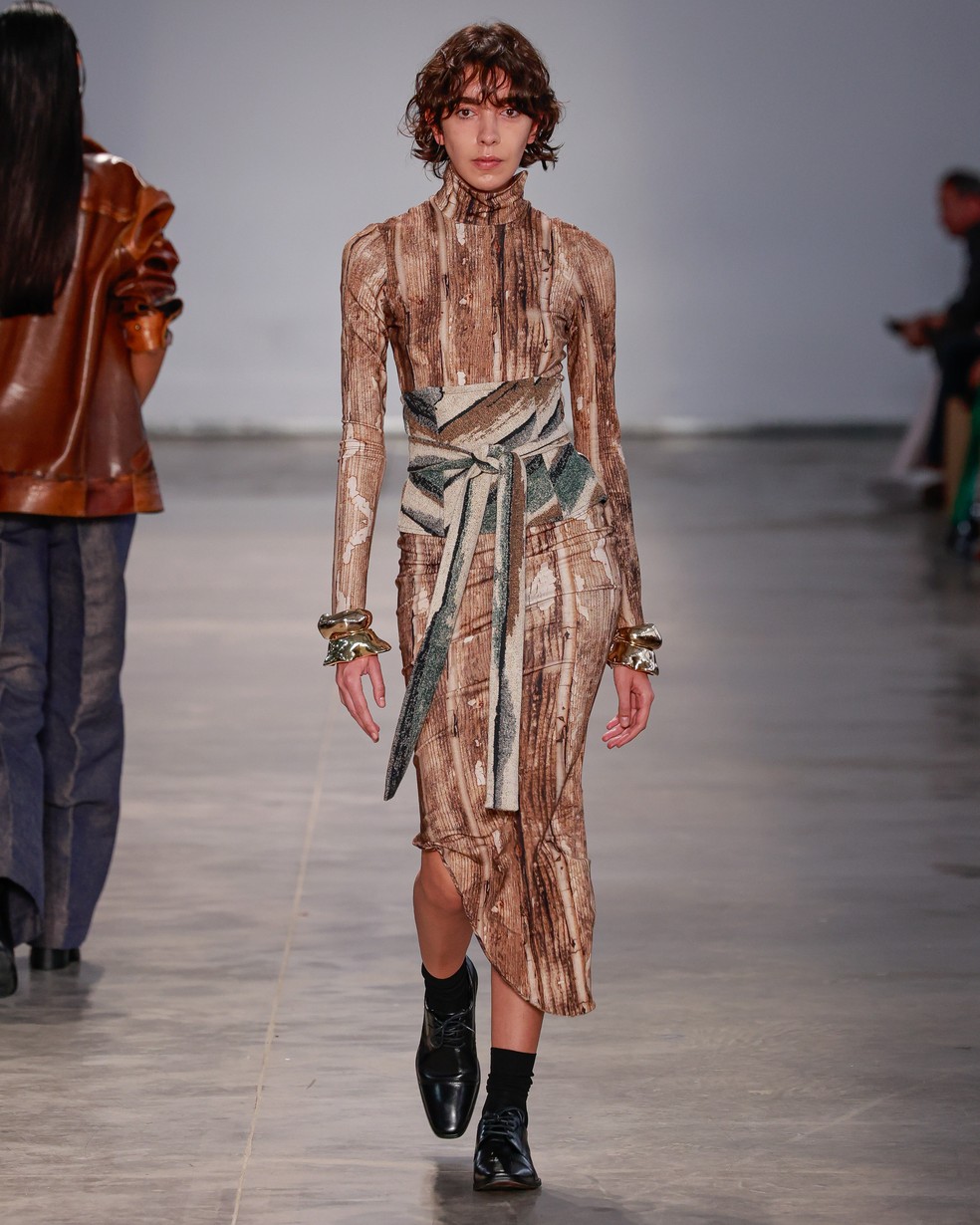 Cinto obi da Normando no SPFW N58 — Foto: Ze Takahashi / @agfotosite