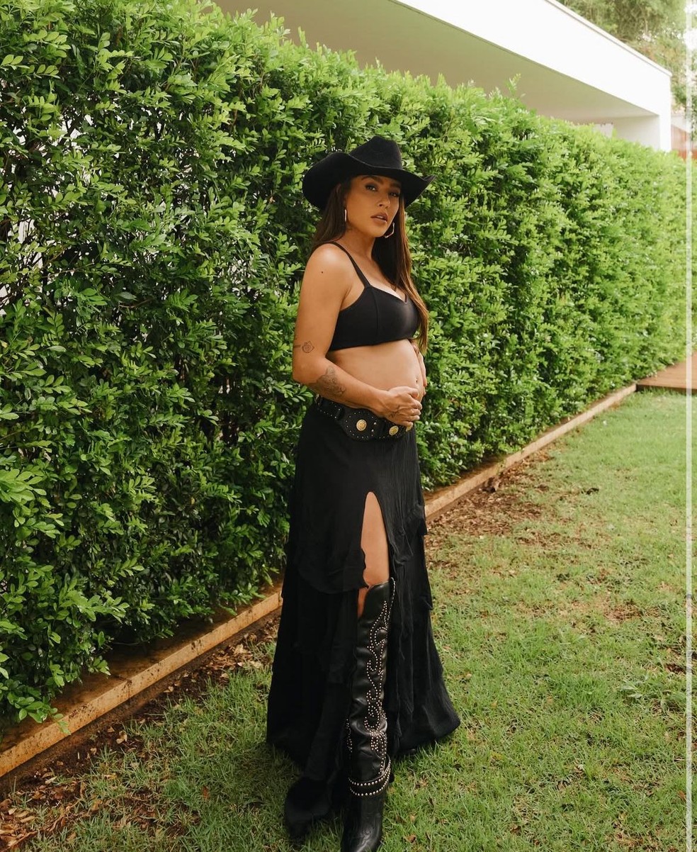Grávida de 6 meses, Lauana Prado exibe barriga ao celebrar a Páscoa — Foto: Reprodução/Instagram