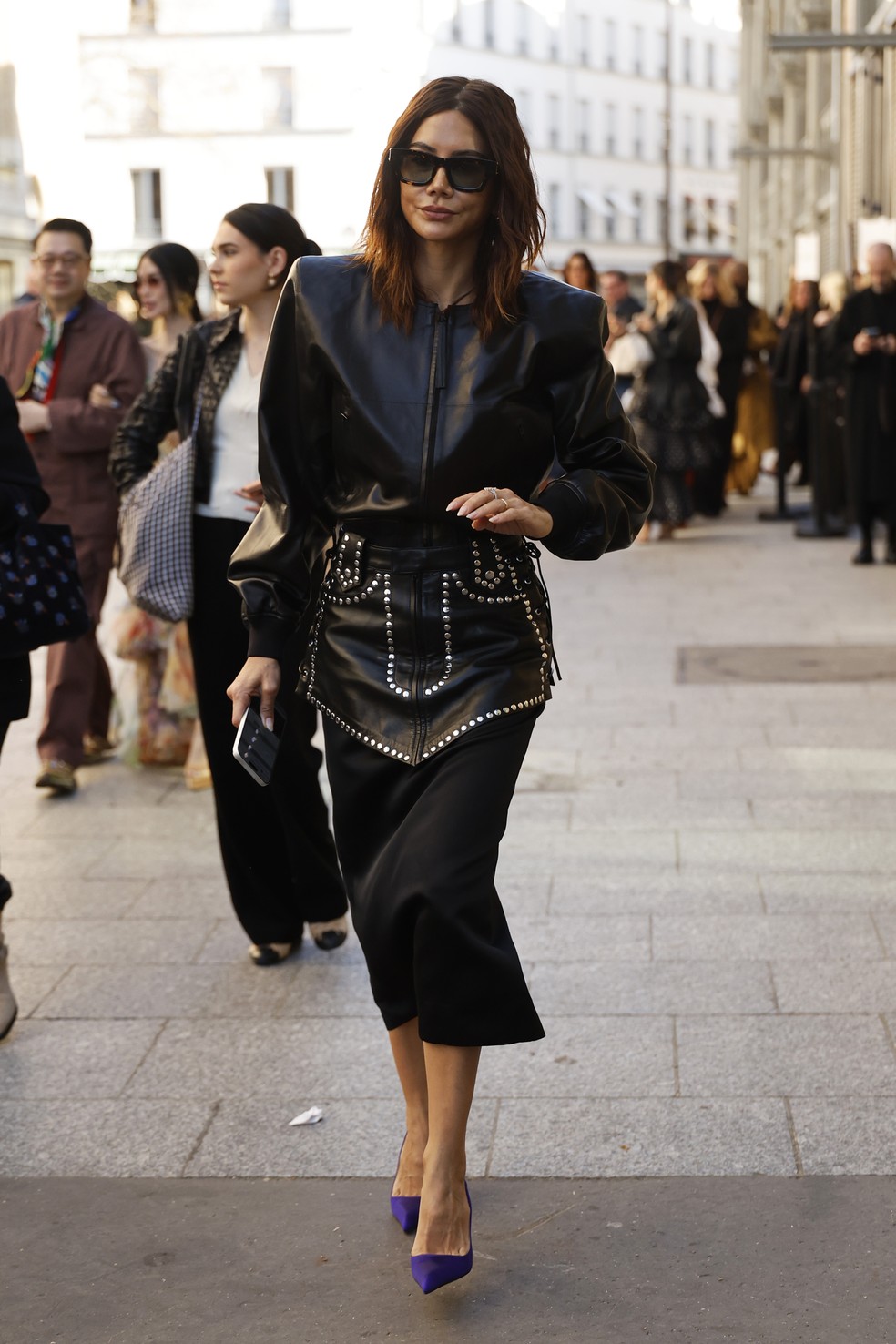 O detalhe que Alexa Chung e Kylie Jenner não tiram do look  — Foto: Getty Images