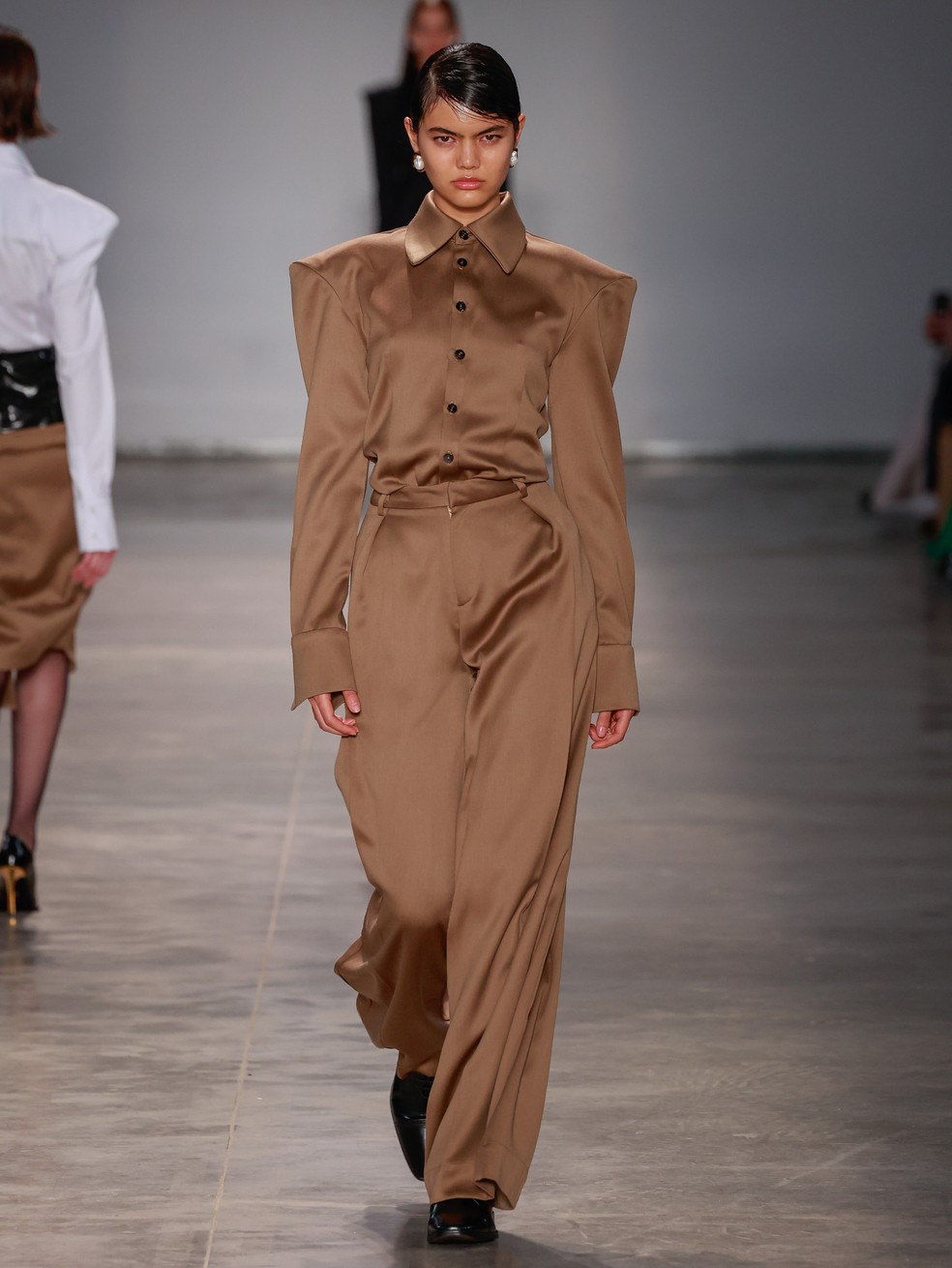 O look monocromático na Normando — Foto: Divulgação